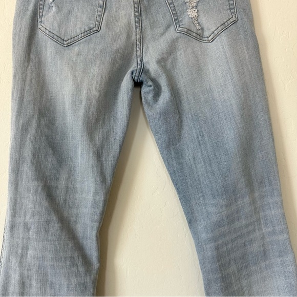 Boho Distressed Light Wash Rough Drop Hem Flare Bell Bottom Jeans Size 7 - Picture 9 of 13